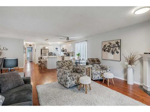 378 Arbour Grove Close Nw, Calgary, AB - Indoor Photo Showing Living Room