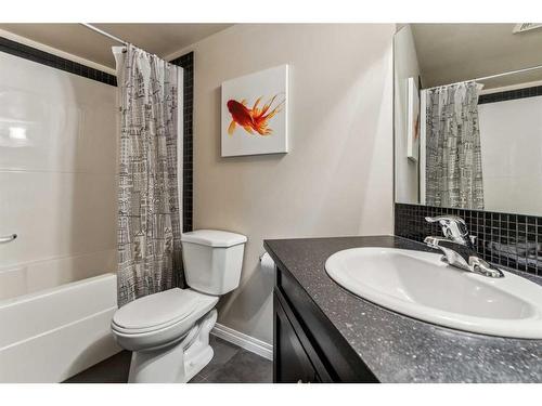 202-736 57 Avenue Sw, Calgary, AB - Indoor Photo Showing Bathroom