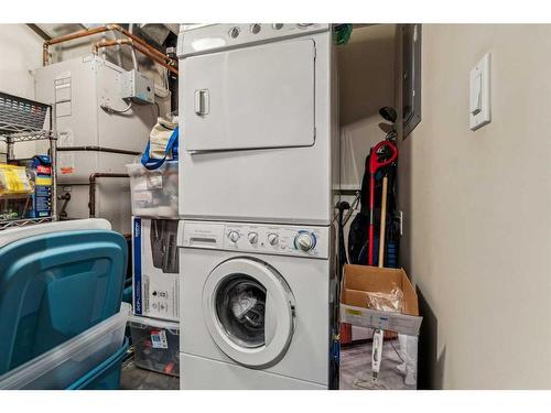 202-736 57 Avenue Sw, Calgary, AB - Indoor Photo Showing Laundry Room