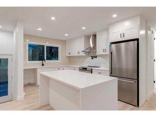 5408 Lakeview Drive Sw, Calgary, AB - Indoor Photo Showing Kitchen