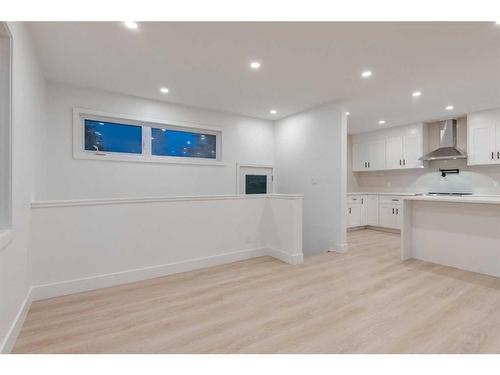 5408 Lakeview Drive Sw, Calgary, AB - Indoor Photo Showing Kitchen