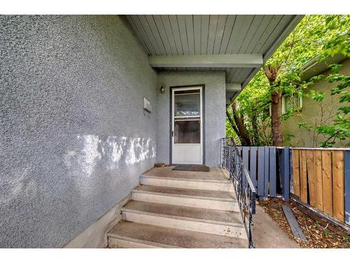 735 67 Avenue Sw, Calgary, AB - Outdoor