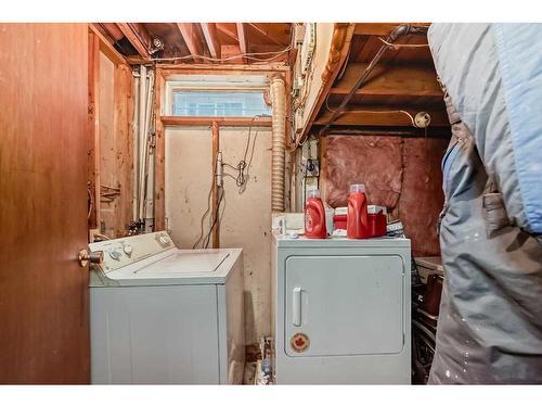 735 67 Avenue Sw, Calgary, AB - Indoor Photo Showing Laundry Room