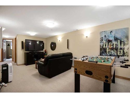 26 Wimbledon Crescent Sw, Calgary, AB - Indoor Photo Showing Other Room