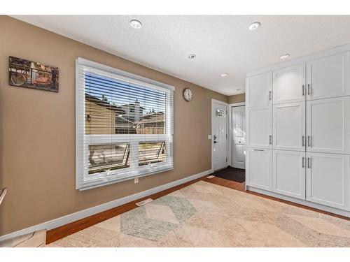 15 Beacham Way Nw, Calgary, AB - Indoor Photo Showing Other Room