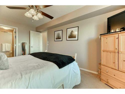 2208-5200 44 Avenue Ne, Calgary, AB - Indoor Photo Showing Bedroom