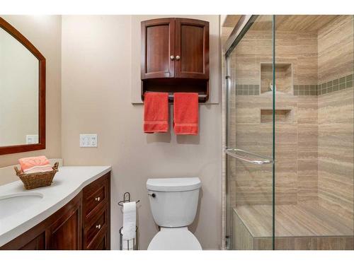 10931 Willowfern Drive Se, Calgary, AB - Indoor Photo Showing Bathroom