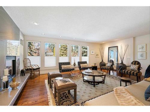 10931 Willowfern Drive Se, Calgary, AB - Indoor Photo Showing Living Room