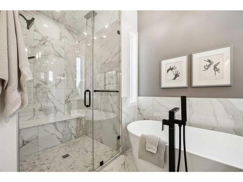 528 19 Avenue Sw, Calgary, AB - Indoor Photo Showing Bathroom