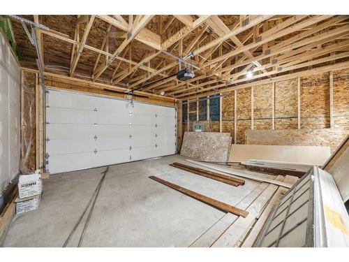 528 19 Avenue Sw, Calgary, AB - Indoor Photo Showing Garage