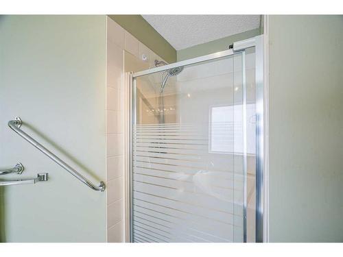 226 Hawkside Mews Nw, Calgary, AB - Indoor Photo Showing Bathroom