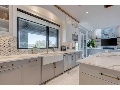 48017 Harvest Lane East, Rural Foothills County, AB - Indoor Photo Showing Kitchen With Upgraded Kitchen