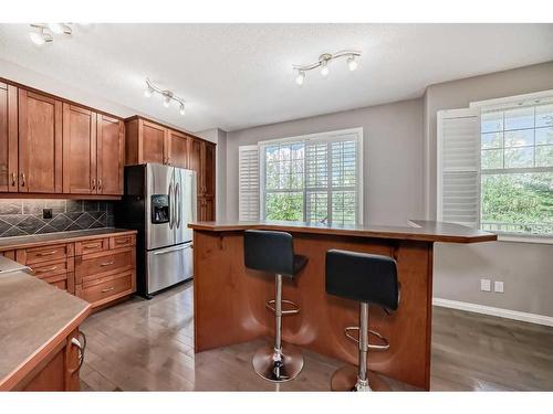 62 Discovery Heights Sw, Calgary, AB - Indoor Photo Showing Kitchen