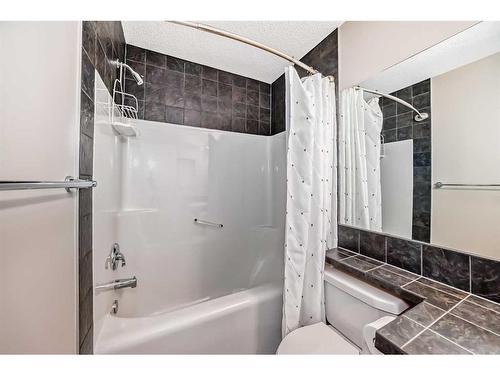 62 Discovery Heights Sw, Calgary, AB - Indoor Photo Showing Bathroom