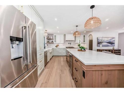 13224 Bonaventure Drive Se, Calgary, AB - Indoor Photo Showing Kitchen With Upgraded Kitchen