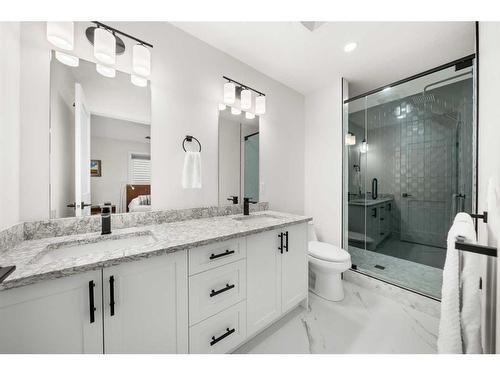 744 Mapleton Drive Se, Calgary, AB - Indoor Photo Showing Bathroom