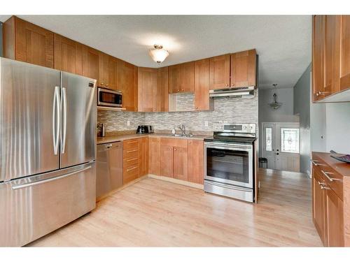 216 Oakridge Place Sw, Calgary, AB - Indoor Photo Showing Kitchen