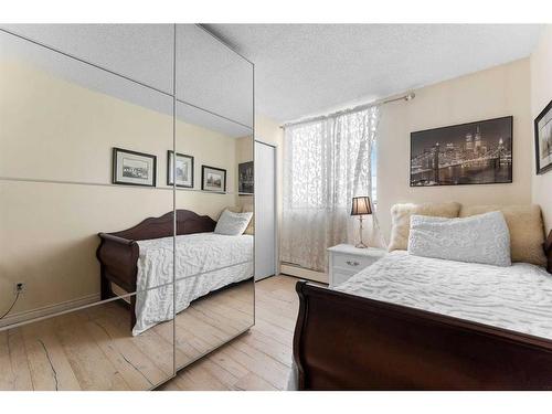 701-215 14 Avenue Sw, Calgary, AB - Indoor Photo Showing Bedroom