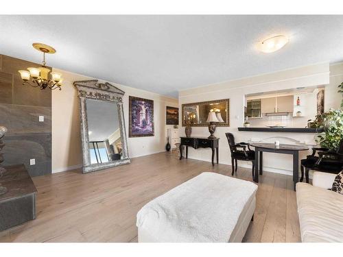 701-215 14 Avenue Sw, Calgary, AB - Indoor Photo Showing Other Room