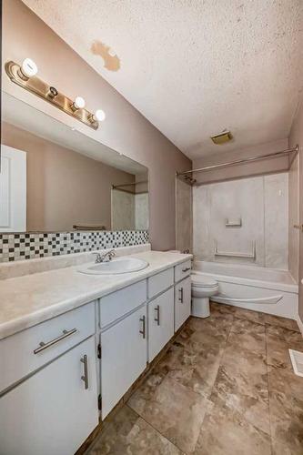 172 Falton Way Ne, Calgary, AB - Indoor Photo Showing Bathroom