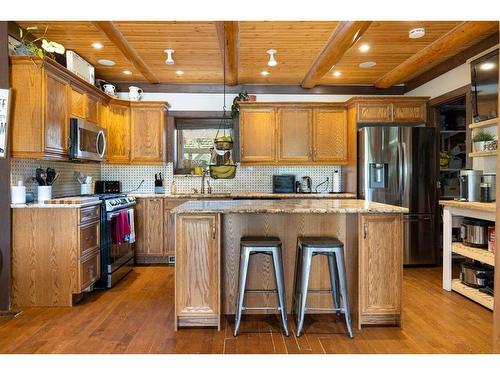 282167 Range Road 53, Rural Rocky View County, AB - Indoor Photo Showing Kitchen