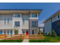 442 210 Avenue SW Calgary, AB T2X 4P2