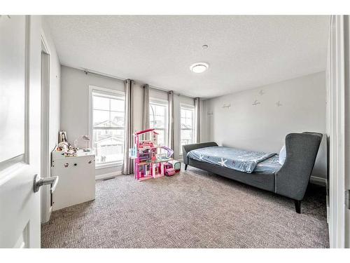 240 Lucas Crescent Nw, Calgary, AB - Indoor Photo Showing Bedroom