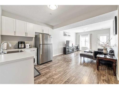 240 Lucas Crescent Nw, Calgary, AB - Indoor Photo Showing Kitchen