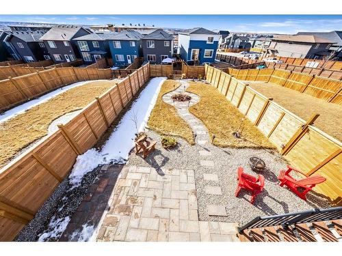 240 Lucas Crescent Nw, Calgary, AB - Outdoor