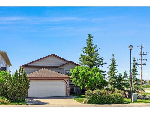 7 Silver Creek Boulevard Nw, Airdrie, AB - Outdoor