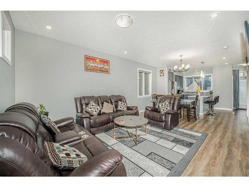 135 Homestead Drive Ne, Calgary, AB - Indoor Photo Showing Living Room