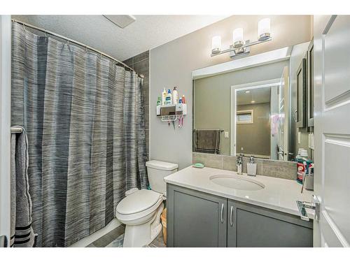 135 Homestead Drive Ne, Calgary, AB - Indoor Photo Showing Bathroom