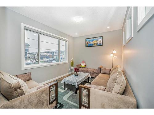 135 Homestead Drive Ne, Calgary, AB - Indoor Photo Showing Living Room