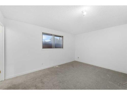 103 Castleridge Road Ne, Calgary, AB - Indoor Photo Showing Other Room