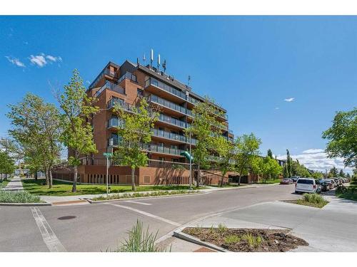 307-1900 25A Street Sw, Calgary, AB - Outdoor With Balcony With Facade