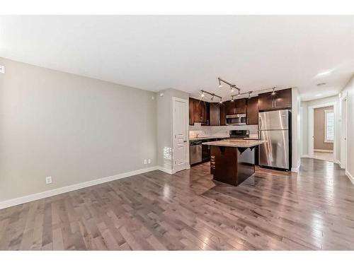 705 Mckenzie Towne Square Se, Calgary, AB - Indoor Photo Showing Kitchen