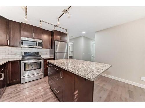 705 Mckenzie Towne Square Se, Calgary, AB - Indoor Photo Showing Kitchen