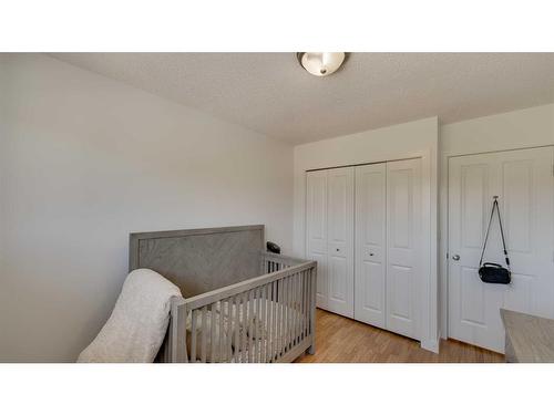 4855 Rundlewood Drive Ne, Calgary, AB - Indoor Photo Showing Bedroom
