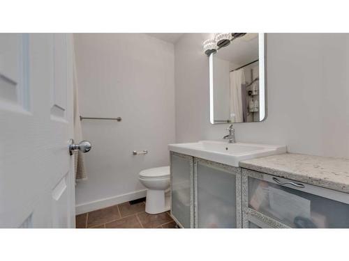 4855 Rundlewood Drive Ne, Calgary, AB - Indoor Photo Showing Bathroom