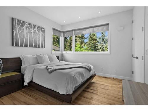 71 Coleridge Crescent Nw, Calgary, AB - Indoor Photo Showing Bedroom