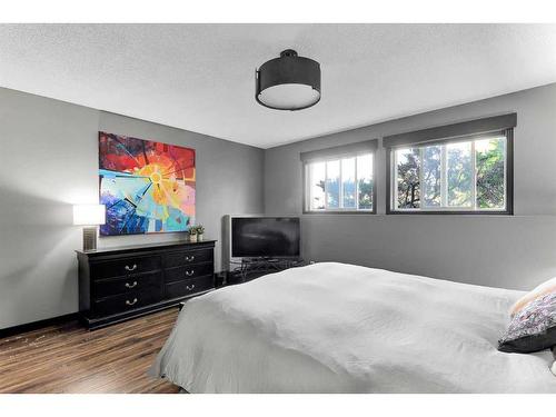 G1-835 19 Avenue Sw, Calgary, AB - Indoor Photo Showing Bedroom