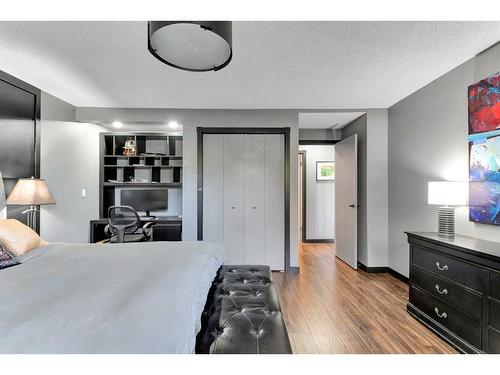 G1-835 19 Avenue Sw, Calgary, AB - Indoor Photo Showing Bedroom