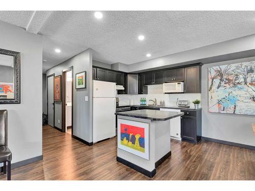 G1-835 19 Avenue Sw, Calgary, AB - Indoor Photo Showing Kitchen