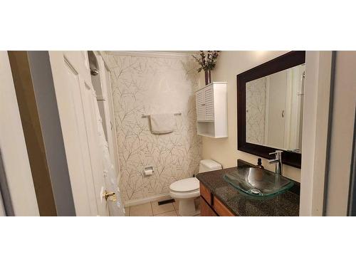 195 Becker Crescent, Fort Mcmurray, AB - Indoor Photo Showing Bathroom