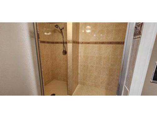 195 Becker Crescent, Fort Mcmurray, AB - Indoor Photo Showing Bathroom