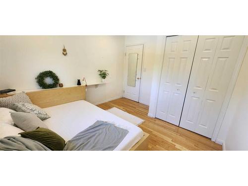 195 Becker Crescent, Fort Mcmurray, AB - Indoor Photo Showing Bedroom