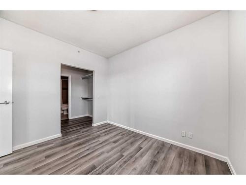 906-210 15 Avenue Se, Calgary, AB - Indoor Photo Showing Other Room