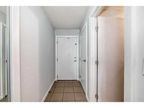 906-210 15 Avenue Se, Calgary, AB - Indoor Photo Showing Other Room