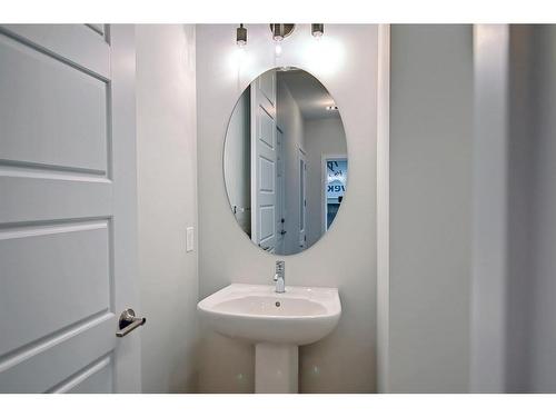 44 Precedence View, Cochrane, AB - Indoor Photo Showing Bathroom