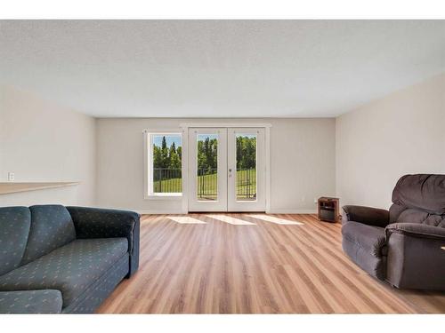 4441 Township Road 312, Rural Mountain View County, AB - Indoor Photo Showing Living Room